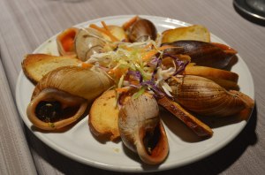 1280px-ile_des_pins_snails_cooked